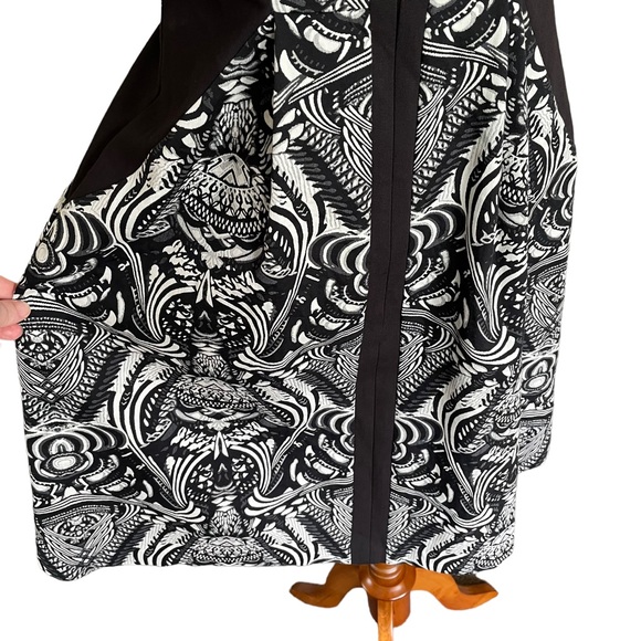 VERONIKA MAINE Sz8 Black and white abstract design cap sleeved dress 🥇 - Picture 6 of 15